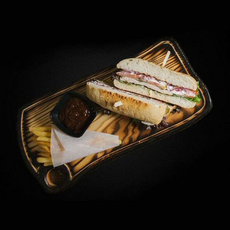 Сендвич с курицей гриль Сендвич с курицей гриль