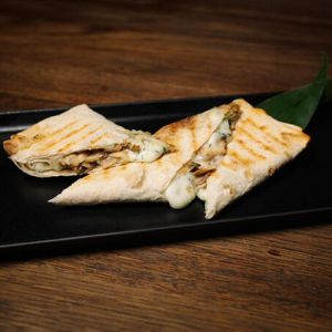 Лаваш сулугини с грибами