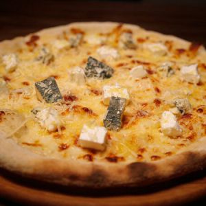 Пицца «Четыре сыра»