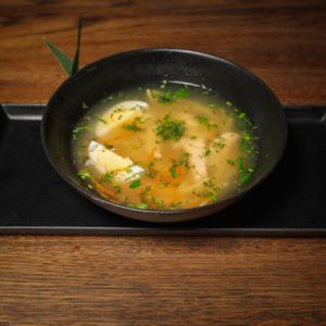 Куриный бульон с лапшой