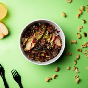 Салат з печінкою, грушою та дорблю