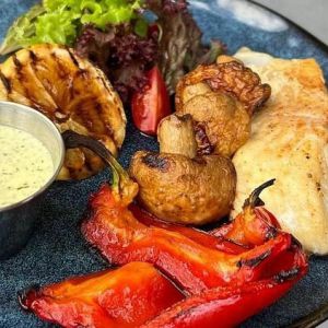 Філе судака з овочами гриль