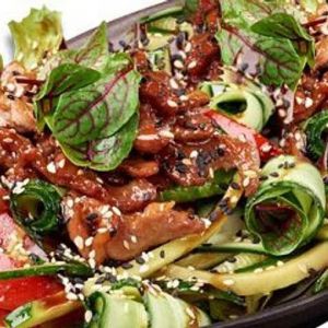 Тайський салат із телятиною