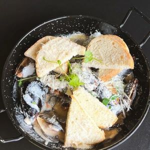 Щедра порція мідій