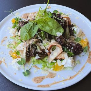 Салат з вугрем