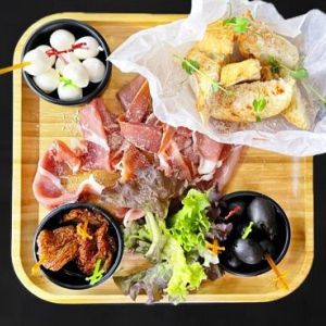 Закуска в іспанському стилі