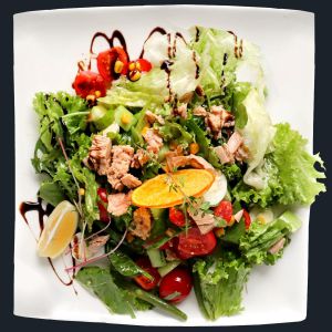 Салат з тунцем