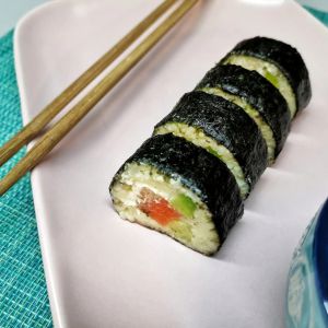 Кето рол з лососем