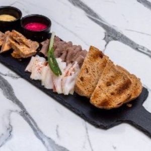 Дошка бесарабських закусок