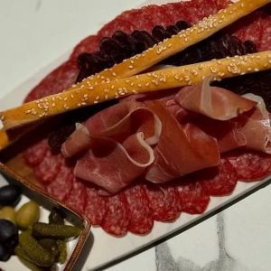 Дошка заморських делікатесів