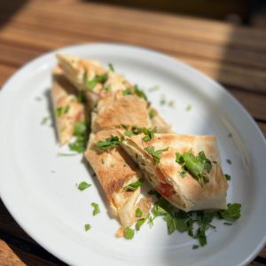 Доставка Лаваш з сулугуні та томатом из Хінкальня Лаваш з сулугуні та томатом