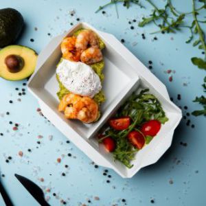 Авокадо-тост із креветкою