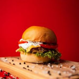Яловичий бургер