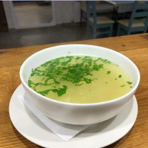 Домашній курячий бульйон