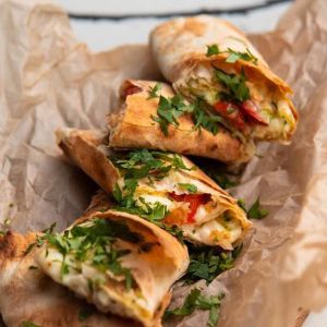 ЛАВАШ З СИРОМ СУЛУГУНІ