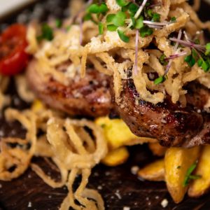 СВИНЯЧА ШИЯ НА ВУГІЛЛІ