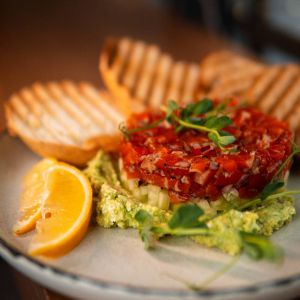 Тартар з лососем