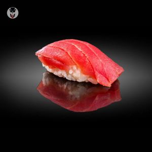 Суші з тунцем