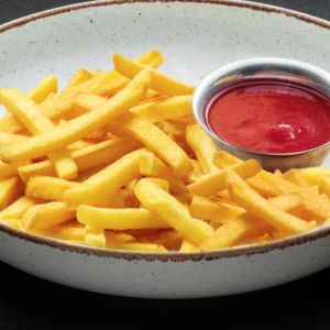 Картопля фрі з кетчупом