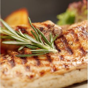 Куряча грудка на грилі