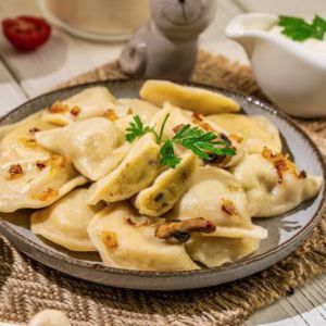 Вареники з картоплею і грибами