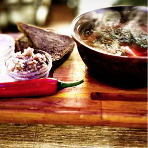 Борщ український з м'ясом та сметаною