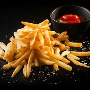 Картопля фрі з кетчупом