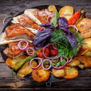 Садж з телятини з овочами