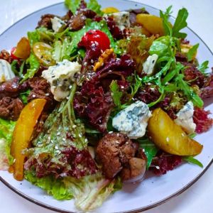 Салат з курячої печінки